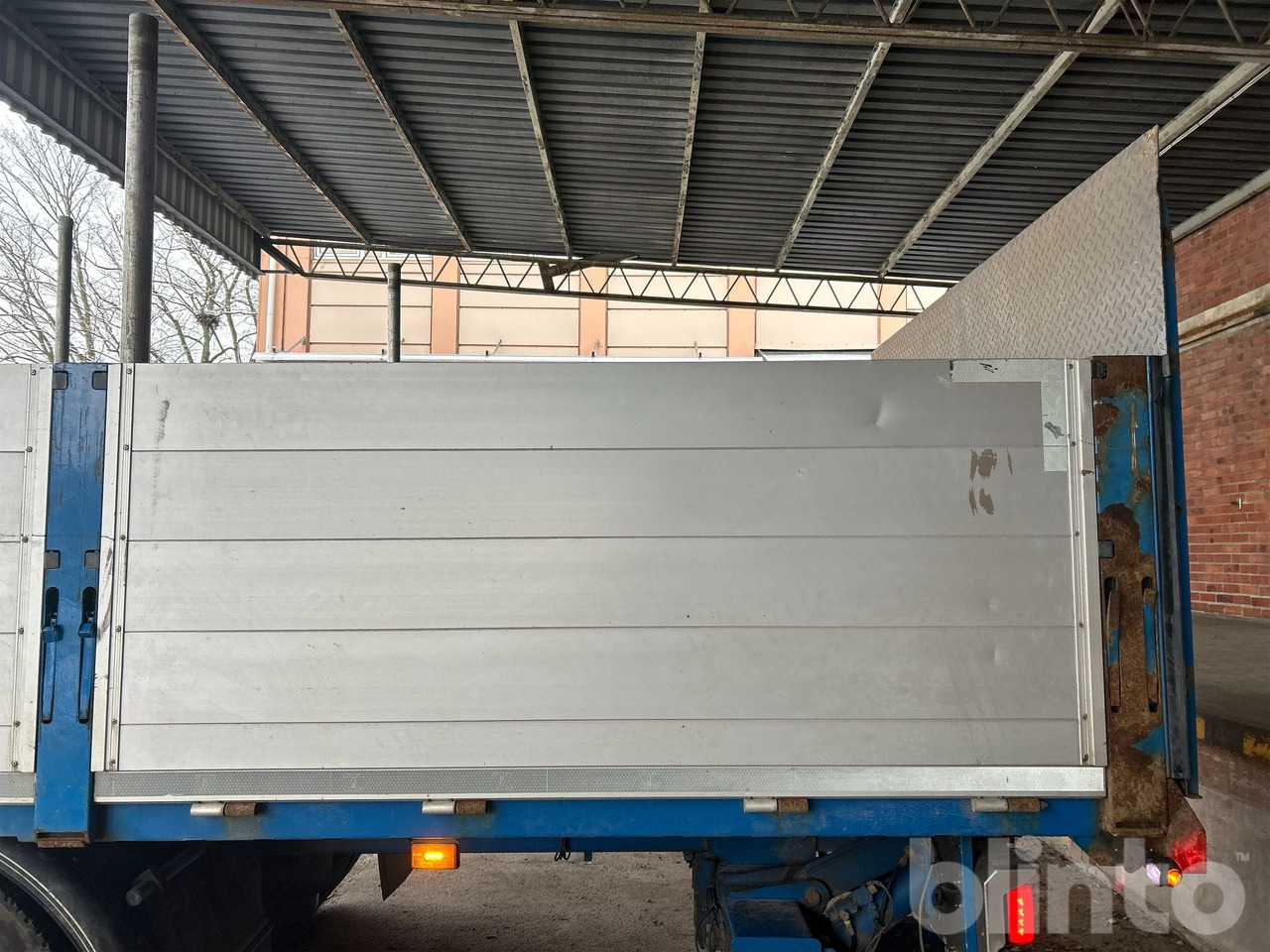 Dropside/ Flatbed truck, Crane truck Brädgårdsbil / SCANIA P250 / Nybesiktigad kran: picture 41