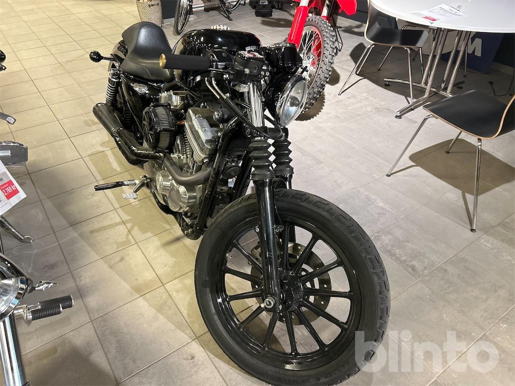 Harley-Davidson Custom - Motorcycle: picture 1 Harley-Davidson Custom - Motorcycle: picture 1