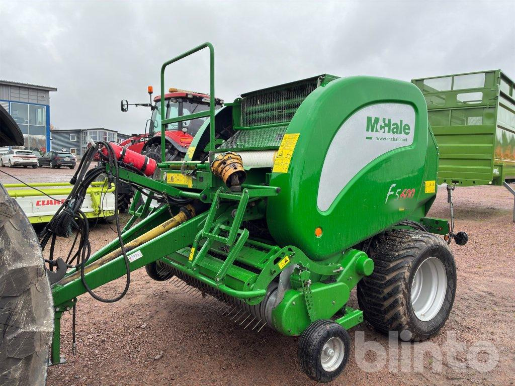 McHale F5600 - Round baler: picture 1 McHale F5600 - Round baler: picture 1