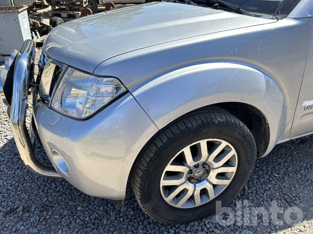 Pickup truck NISSAN Navara D40 med översynsbehov: picture 9