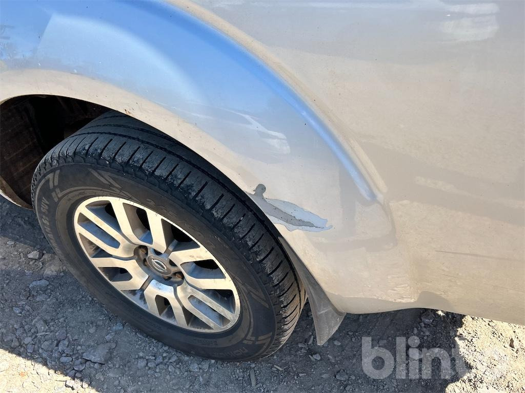 Pickup truck NISSAN Navara D40 med översynsbehov: picture 45