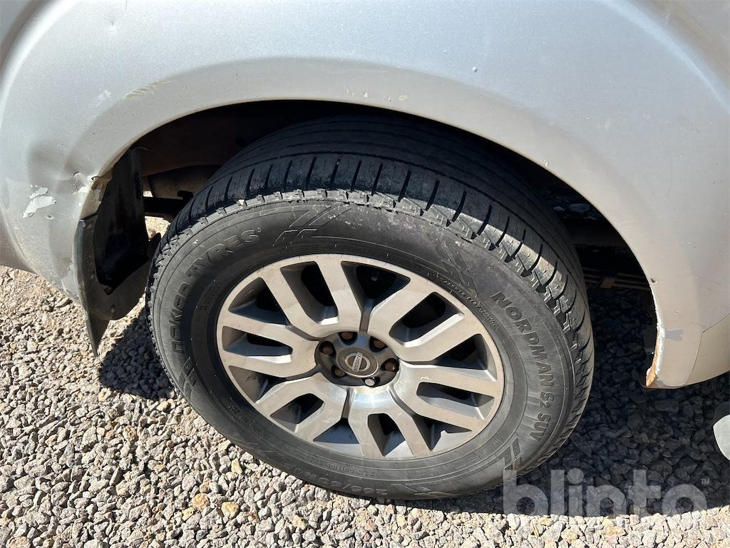 Pickup truck NISSAN Navara D40 med översynsbehov: picture 30