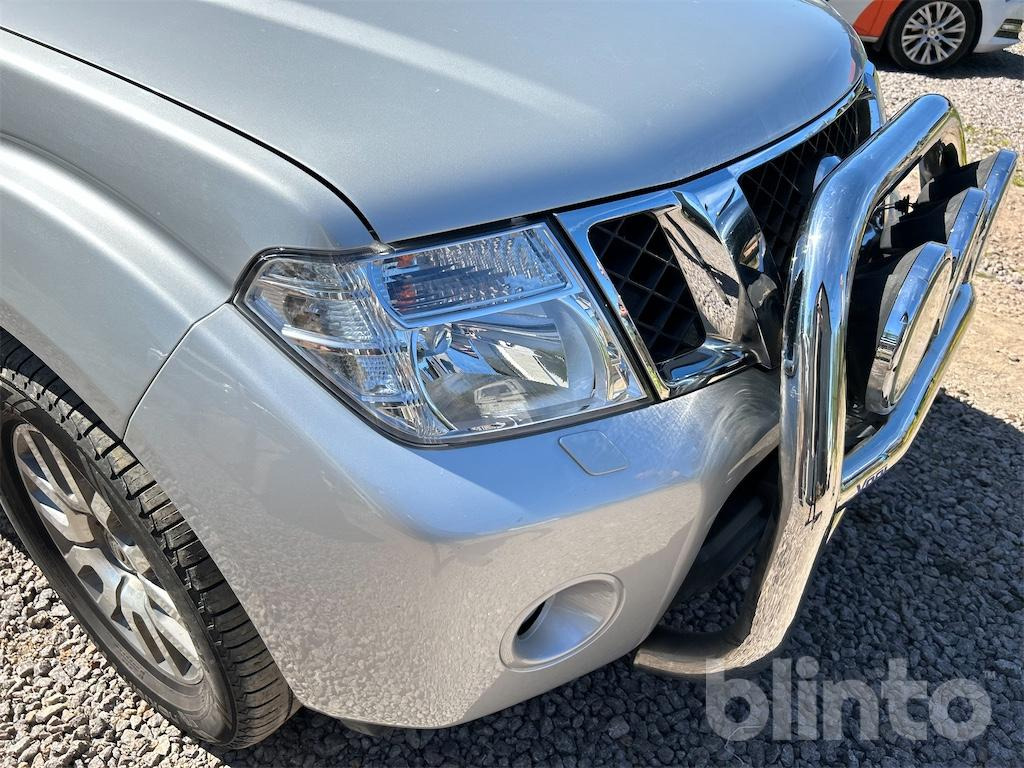 Pickup truck NISSAN Navara D40 med översynsbehov: picture 19