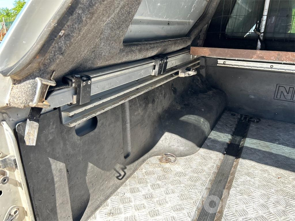 Pickup truck NISSAN Navara D40 med översynsbehov: picture 40