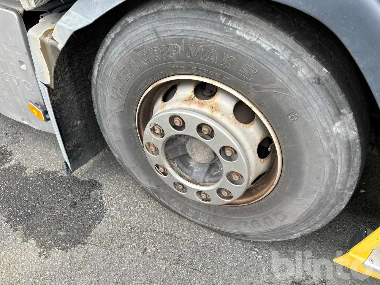 Box truck VOLVO FM 330 4X2: picture 30 Box truck VOLVO FM 330 4X2: picture 30