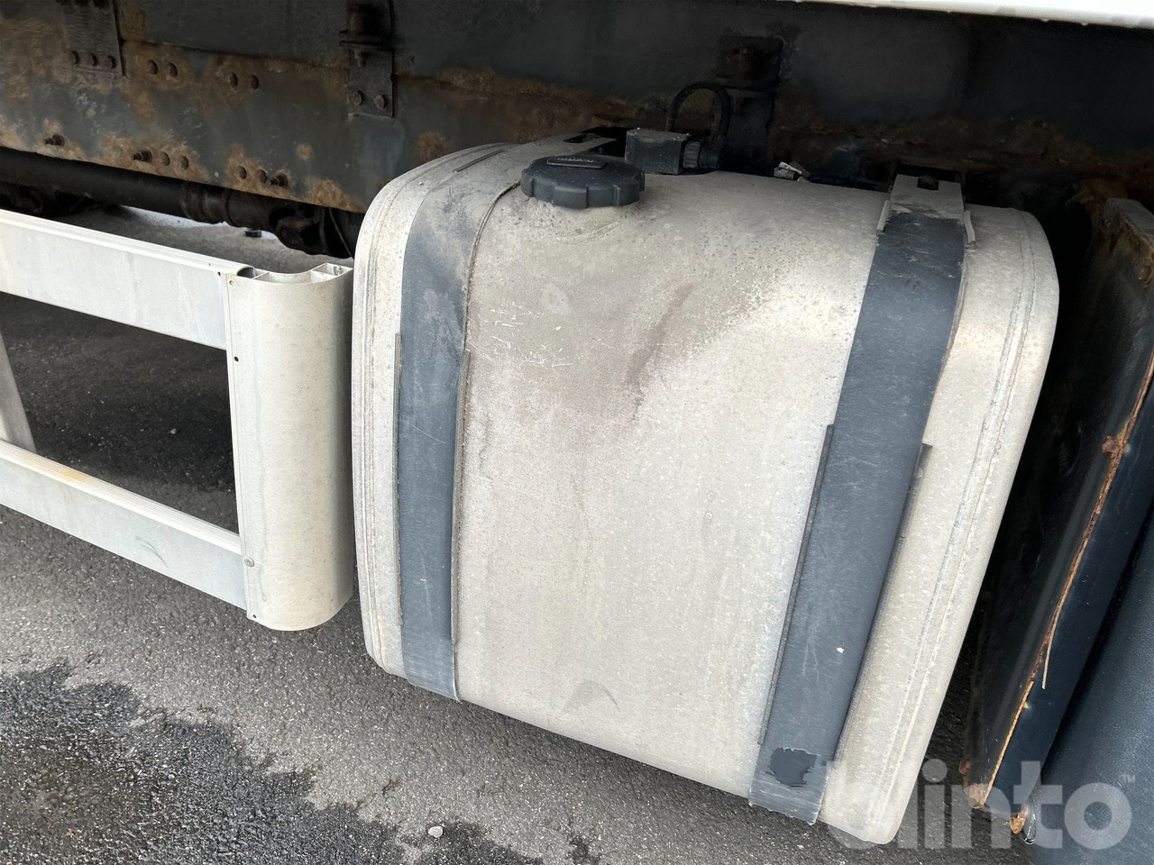 Box truck VOLVO FM 330 4X2: picture 37 Box truck VOLVO FM 330 4X2: picture 37