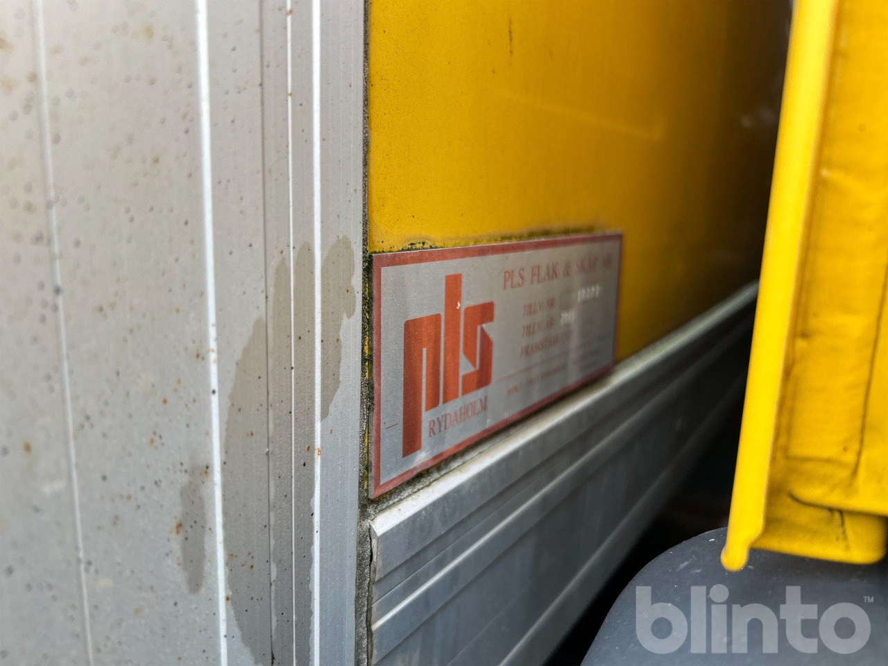 Box truck VOLVO FM 330 4X2: picture 32 Box truck VOLVO FM 330 4X2: picture 32