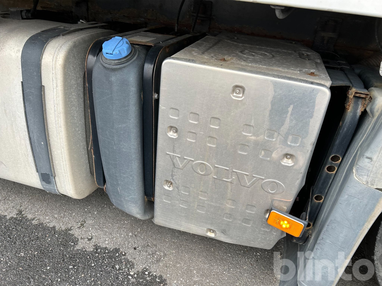 Box truck VOLVO FM 330 4X2: picture 36 Box truck VOLVO FM 330 4X2: picture 36