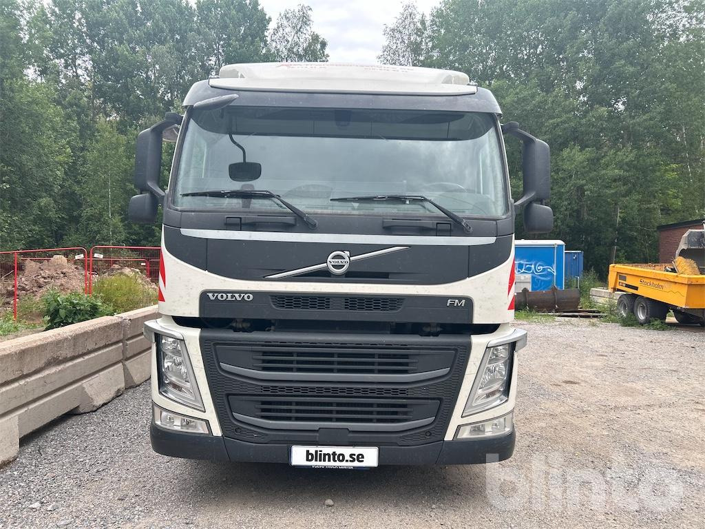 VOLVO FM 330 - Refrigerator truck: picture 2 VOLVO FM 330 - Refrigerator truck: picture 2