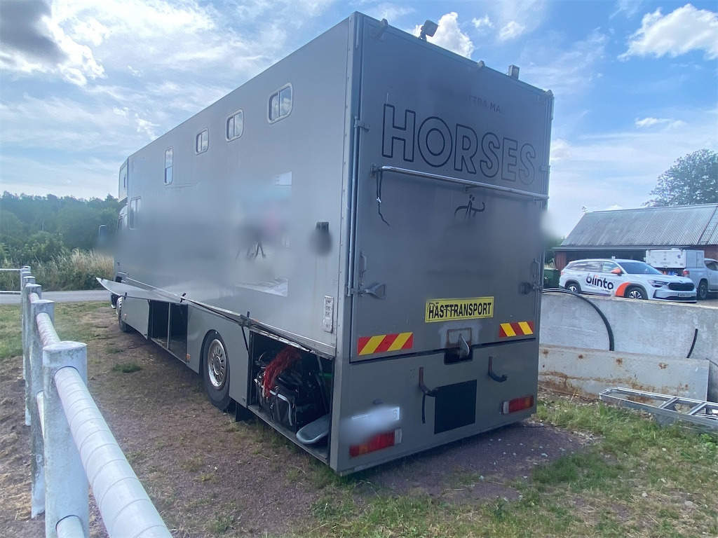 VOLVO FM10 4X2 FÖRLÄNGD - Horse truck: picture 4 VOLVO FM10 4X2 FÖRLÄNGD - Horse truck: picture 4
