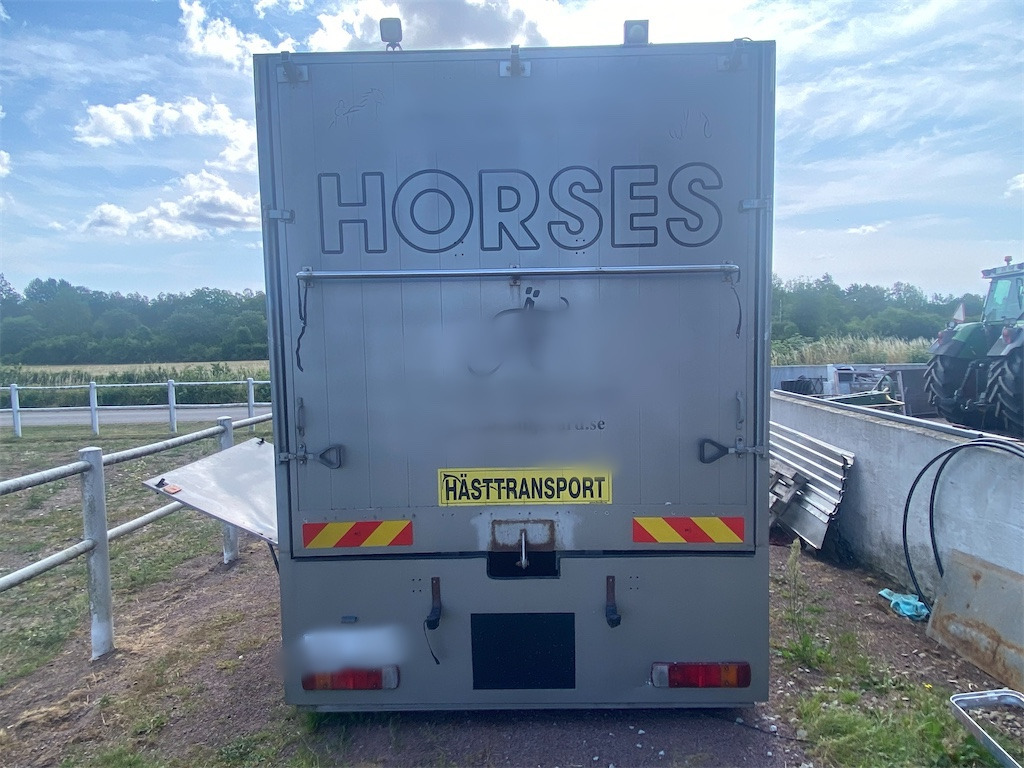 VOLVO FM10 4X2 FÖRLÄNGD - Horse truck: picture 5 VOLVO FM10 4X2 FÖRLÄNGD - Horse truck: picture 5