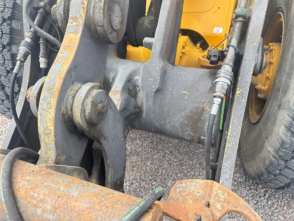 Wheel loader Volvo L70D: picture 15