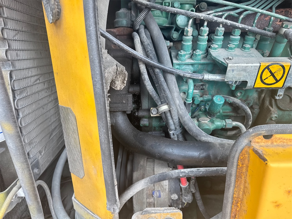 Wheel loader Volvo L70D: picture 44