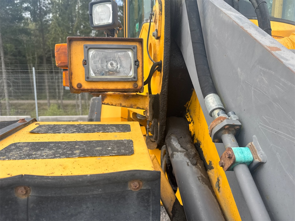 Wheel loader Volvo L70D: picture 30