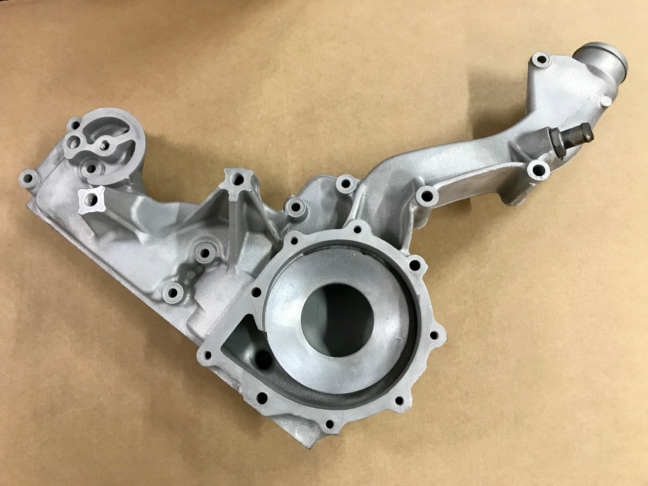 PORTELLA POMPA ACQUA - MOTORI MAN D2066 / D2676 - RIF. MAN 51063305041 - Coolant pump for Truck: picture 1 PORTELLA POMPA ACQUA - MOTORI MAN D2066 / D2676 - RIF. MAN 51063305041 - Coolant pump for Truck: picture 1