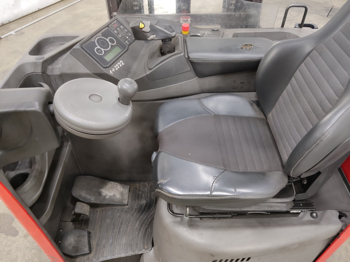 Linde R25F - Reach truck: picture 3 Linde R25F - Reach truck: picture 3