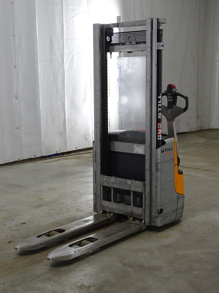 Still EXV12 - Stacker: picture 1 Still EXV12 - Stacker: picture 1