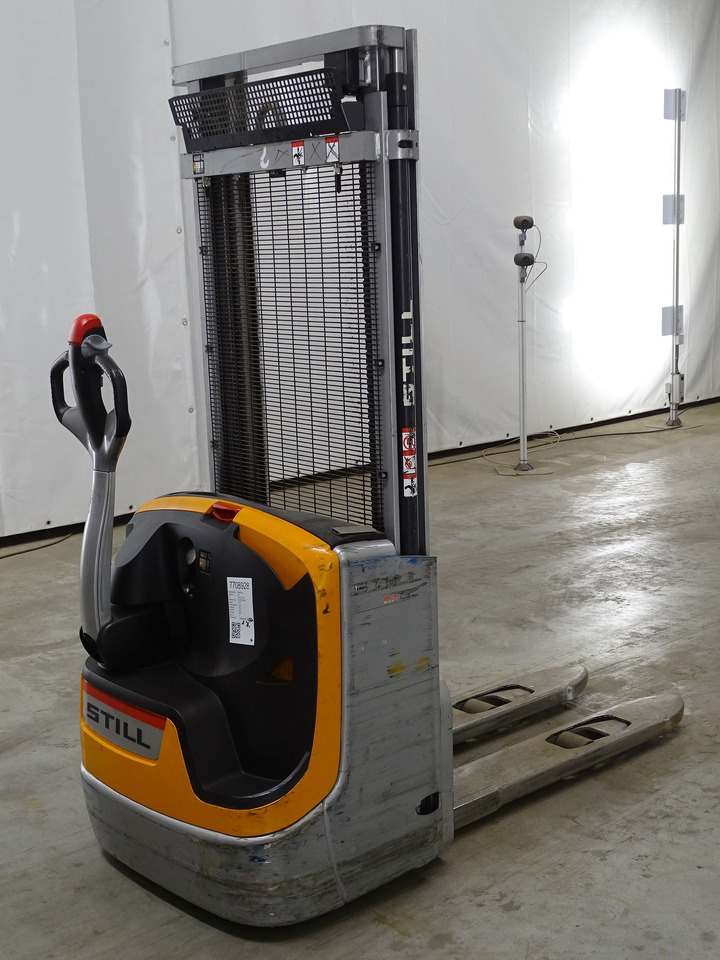 Still EXV12 - Stacker: picture 2 Still EXV12 - Stacker: picture 2