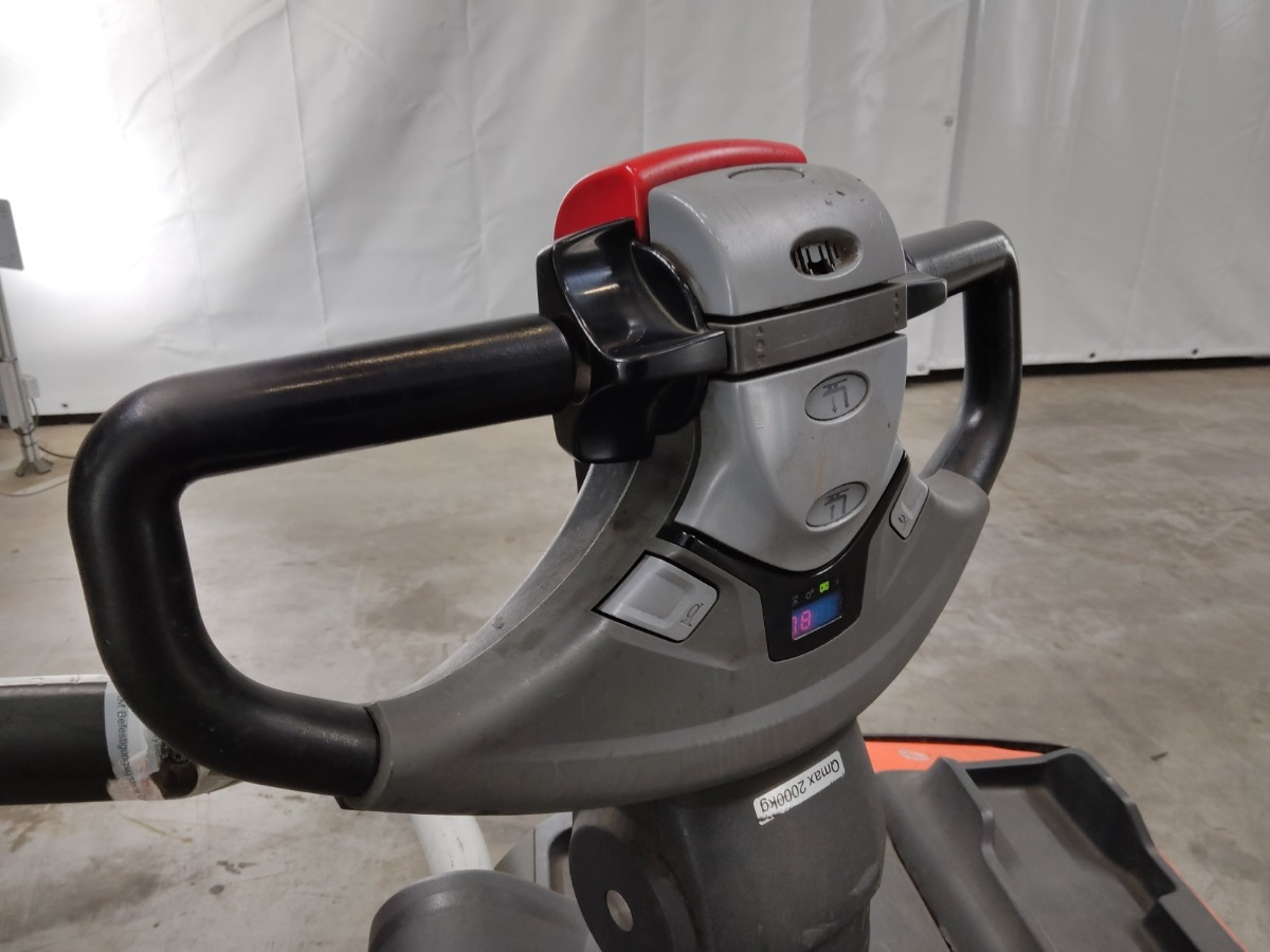 Toyota LPE200 - Pallet truck: picture 3 Toyota LPE200 - Pallet truck: picture 3