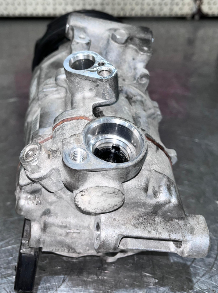AUDI A/C Compressor 8W5816803 - AC compressor: picture 2 AUDI A/C Compressor 8W5816803 - AC compressor: picture 2