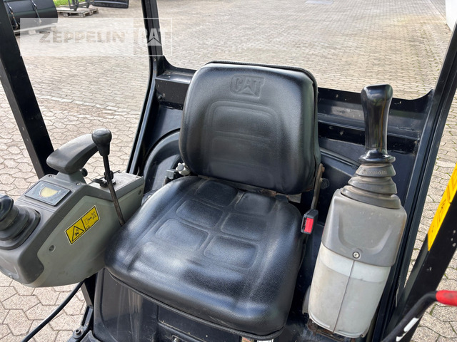 Mini excavator Cat 301.4C: picture 16