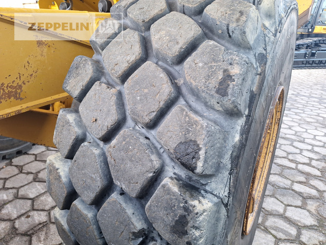 Articulated dumper Cat 735B: picture 13