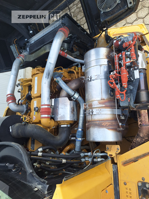 Articulated dumper Cat 735B: picture 21