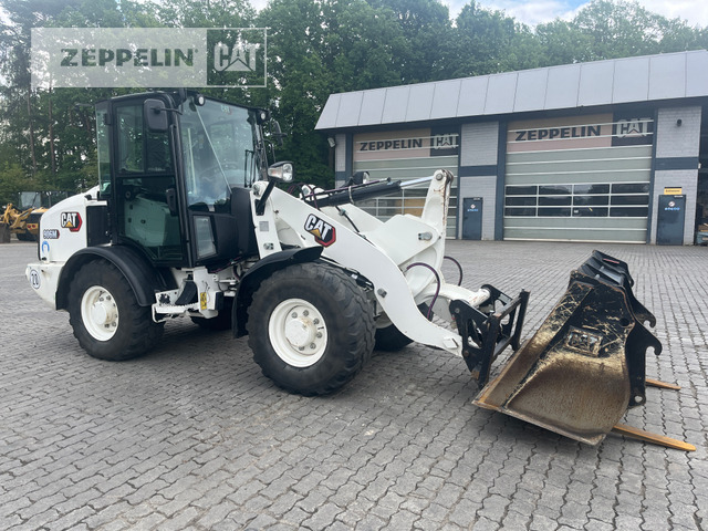 Cat 906M - Wheel loader: picture 1 Cat 906M - Wheel loader: picture 1