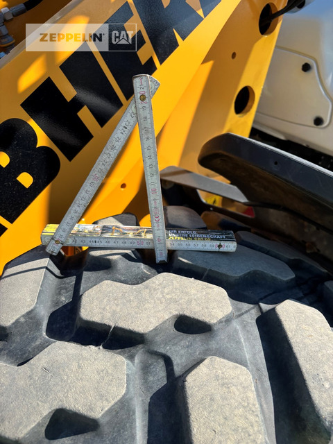 Wheel loader Liebherr L506: picture 15