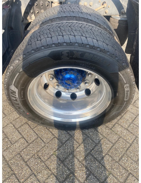 Michelin 385/55x22,5 - 2 stuks en 295/60x22,5 - 4 stuks op 9.00 velg - Tire for Truck: picture 5 Michelin 385/55x22,5 - 2 stuks en 295/60x22,5 - 4 stuks op 9.00 velg - Tire for Truck: picture 5