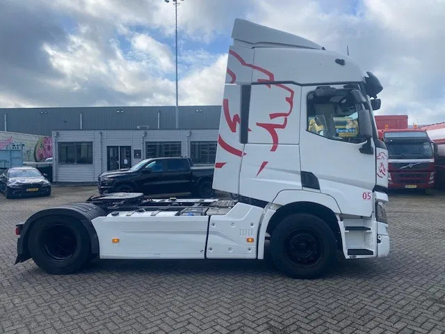 Renault T 440 euro 6 trekker compleet spoilers 2 x tank, low km...... - Tractor truck: picture 3 Renault T 440 euro 6 trekker compleet spoilers 2 x tank, low km...... - Tractor truck: picture 3