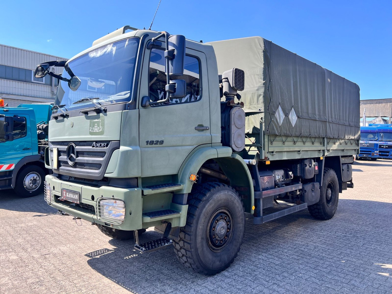 Mercedes-Benz 1829 A Axor 4x4 EX- 31 TKM Camper Expedi - Curtain side truck: picture 2 Mercedes-Benz 1829 A Axor 4x4 EX- 31 TKM Camper Expedi - Curtain side truck: picture 2