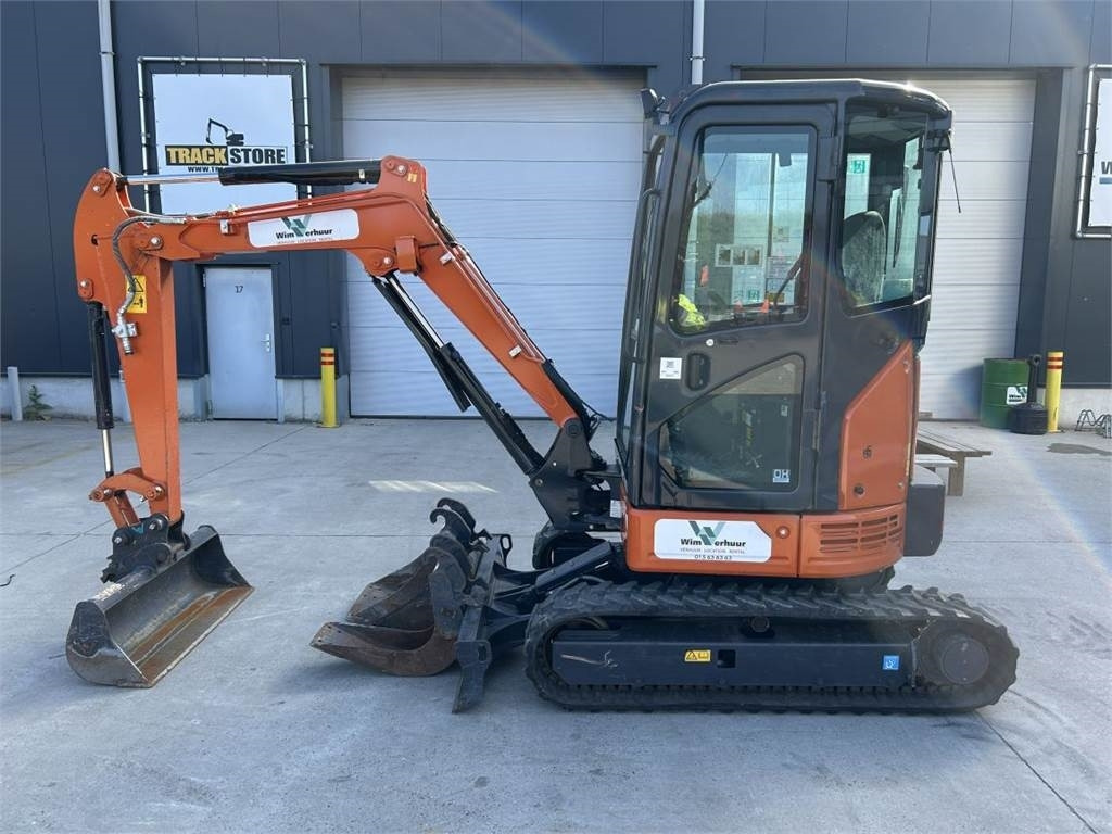 Hitachi ZX26U-6 (9989) - Mini excavator: picture 1 Hitachi ZX26U-6 (9989) - Mini excavator: picture 1