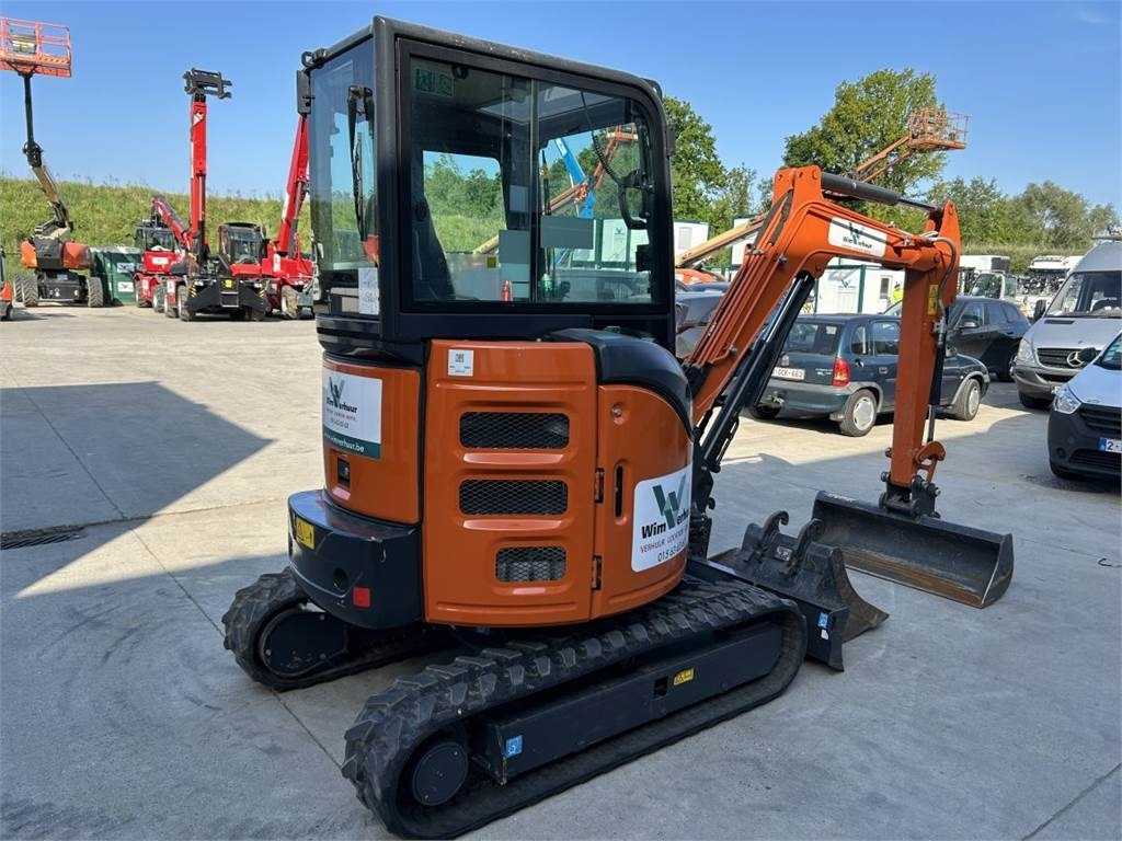 Hitachi ZX26U-6 (9989) - Mini excavator: picture 5 Hitachi ZX26U-6 (9989) - Mini excavator: picture 5