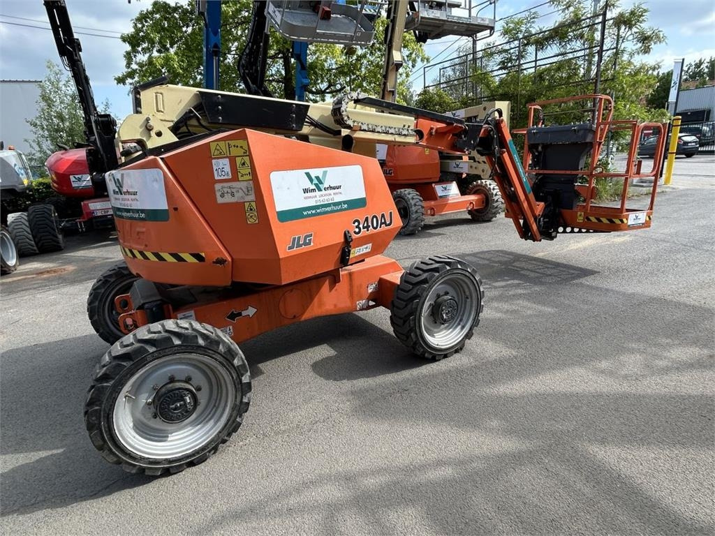 JLG 340AJ (4972)  - Articulated boom: picture 1 JLG 340AJ (4972)  - Articulated boom: picture 1