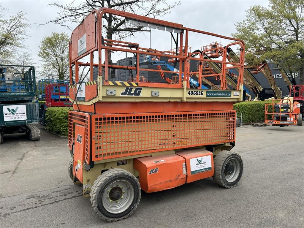 JLG 4069 LE (3614) - Scissor lift: picture 2 JLG 4069 LE (3614) - Scissor lift: picture 2
