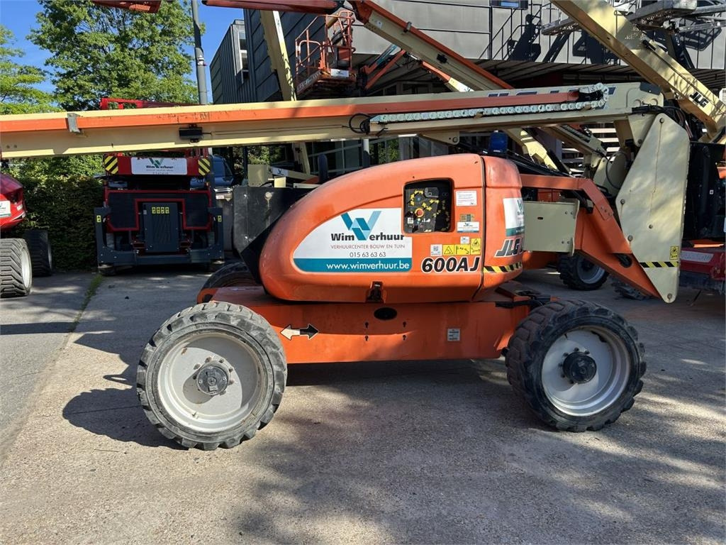 JLG 600 AJ (3218)  - Articulated boom: picture 2 JLG 600 AJ (3218)  - Articulated boom: picture 2