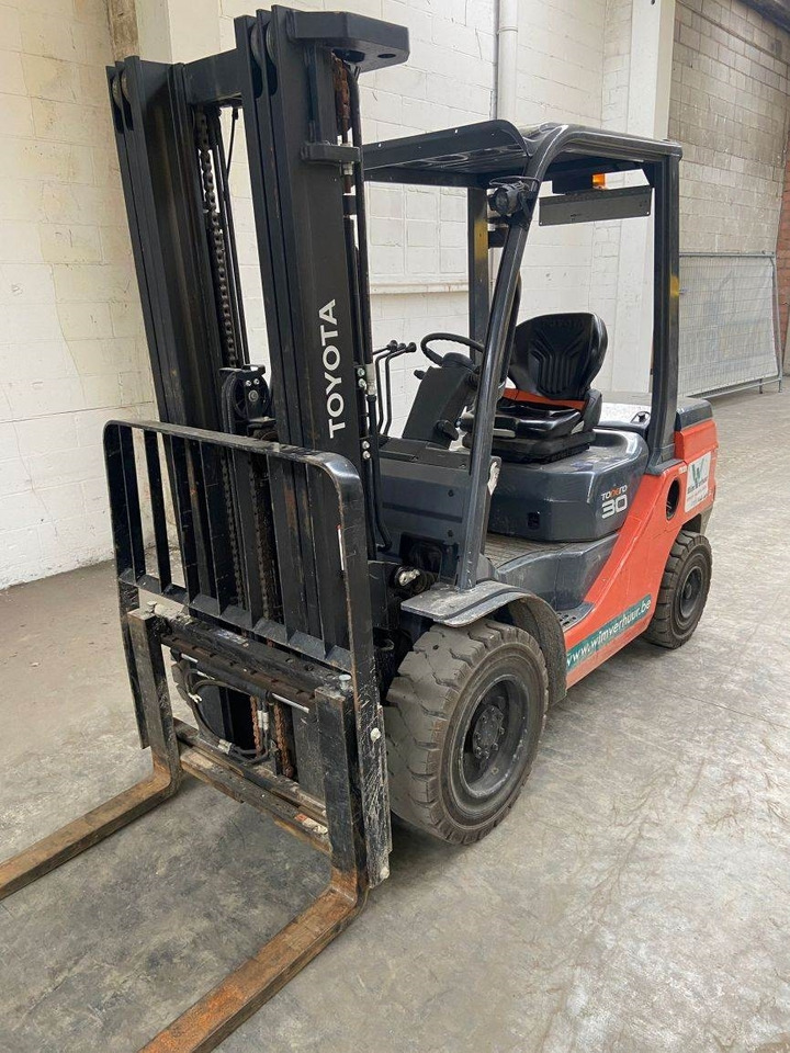 Toyota 52-8FDF30 (6317) - Diesel forklift: picture 5 Toyota 52-8FDF30 (6317) - Diesel forklift: picture 5
