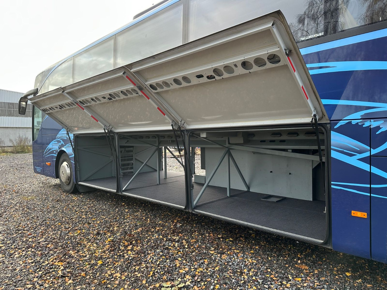 Mercedes-Benz Tourismo O350 17 RHD-L (59Sitze*DE*TOP) - Coach: picture 4 Mercedes-Benz Tourismo O350 17 RHD-L (59Sitze*DE*TOP) - Coach: picture 4